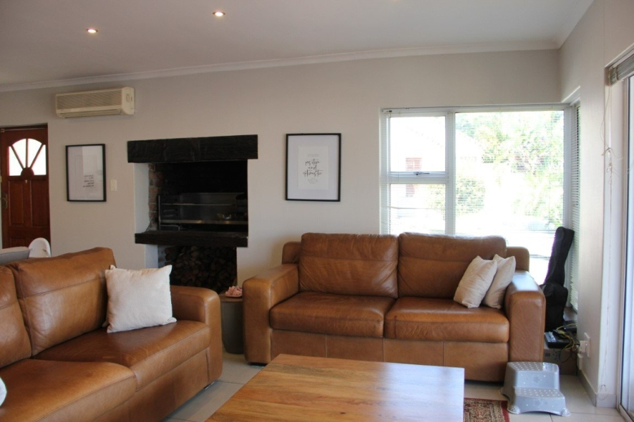 To Let 3 Bedroom Property for Rent in Heldervue Western Cape